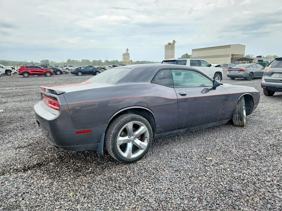 2013 DODGE CHALLENGER SXT  