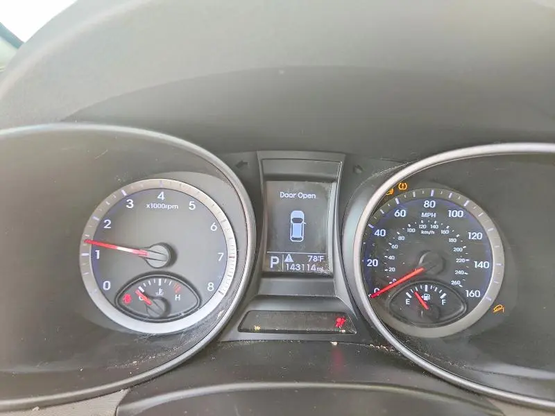 2016 HYUNDAI SANTA FE SE  