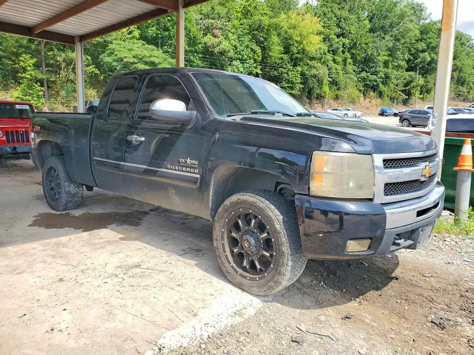 2011 CHEVROLET SILVERADO C1500 LT  