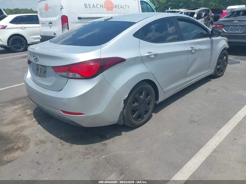 2016 HYUNDAI ELANTRA SE
