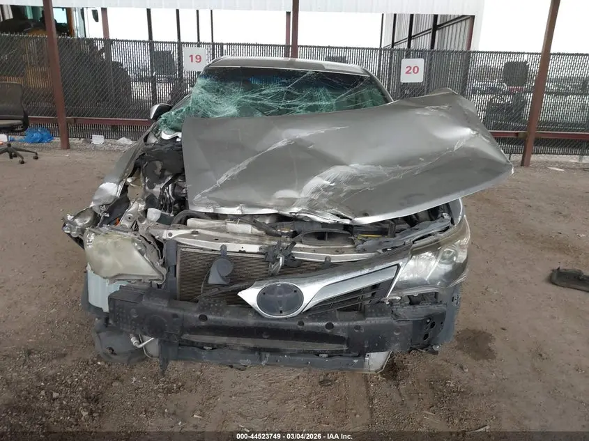 2014 TOYOTA CAMRY LE