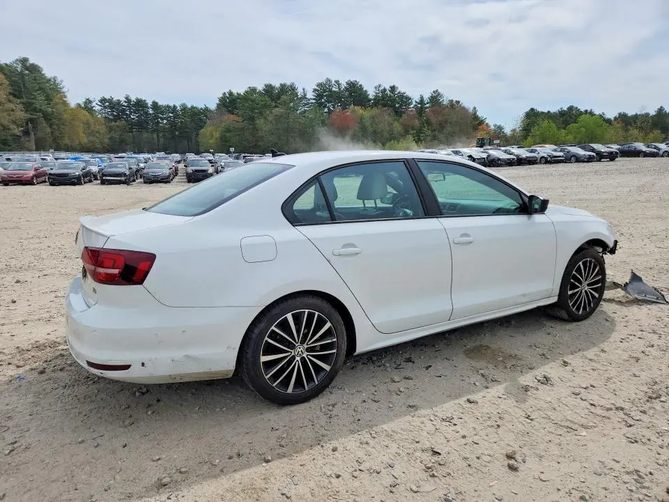 2016 VOLKSWAGEN JETTA SPORT  
