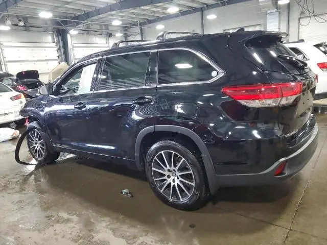 2017 TOYOTA HIGHLANDER SE  