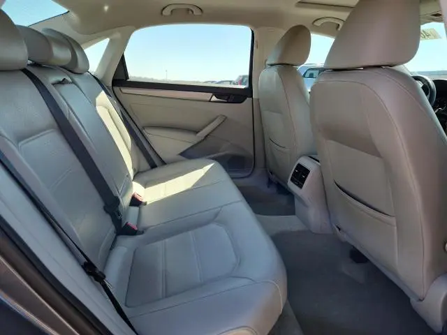 2014 VOLKSWAGEN PASSAT SE  