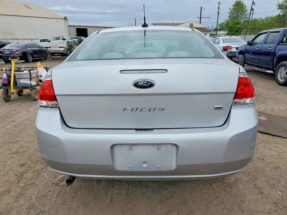 2011 FORD FOCUS SE  