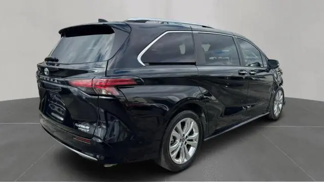 2022 TOYOTA SIENNA LIMITED  