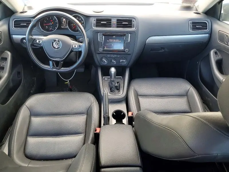 2017 VOLKSWAGEN JETTA SE  