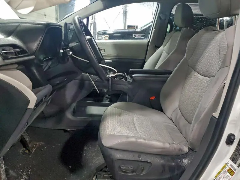 2023 TOYOTA SIENNA LE  