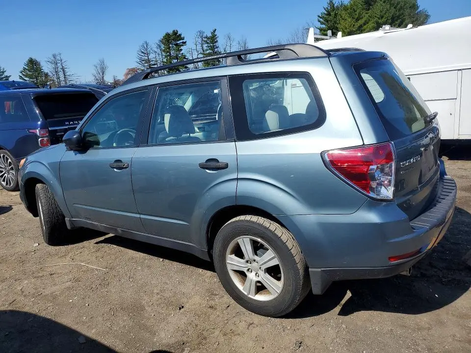 2010 SUBARU FORESTER XS  