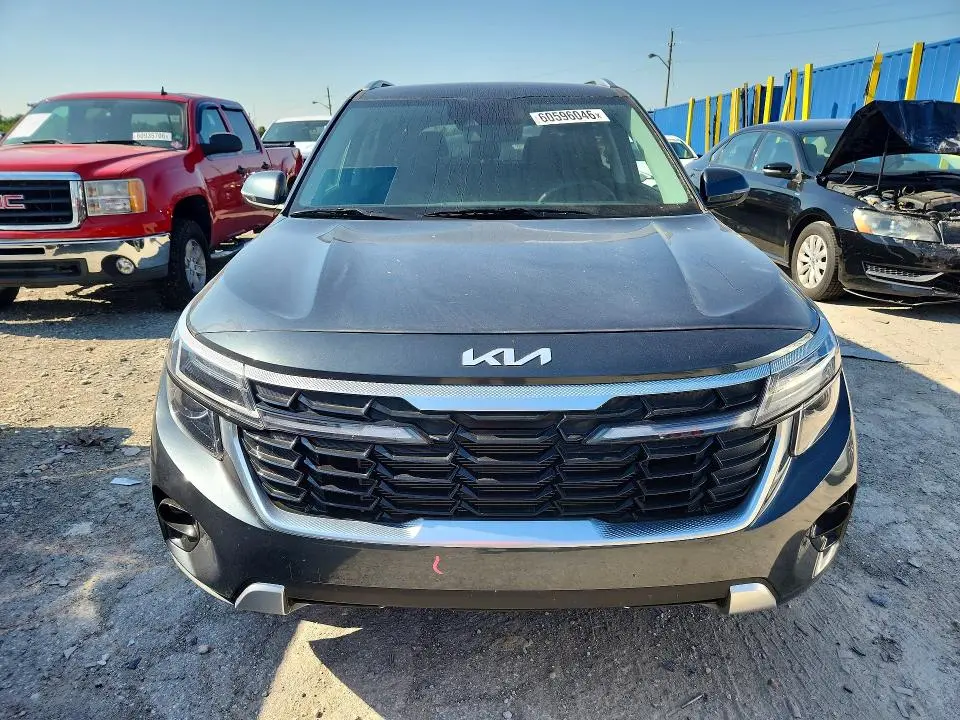 2024 KIA SELTOS EX  