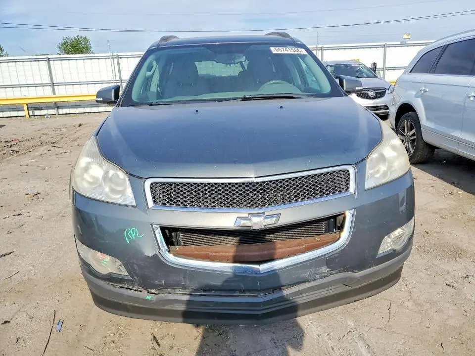 2011 CHEVROLET TRAVERSE LT  