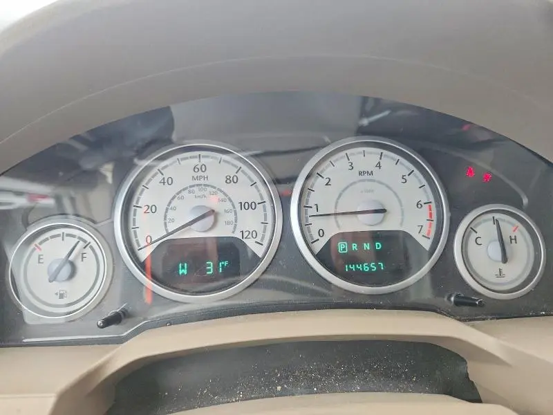 2010 CHRYSLER TOWN & COUNTRY LX  