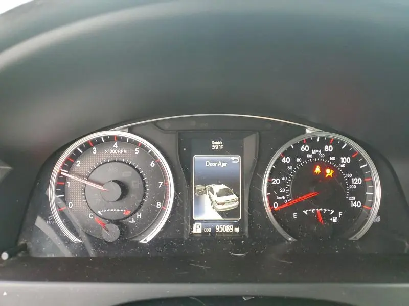 2016 TOYOTA CAMRY LE  