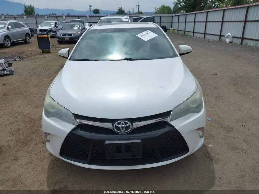 2016 TOYOTA CAMRY SE