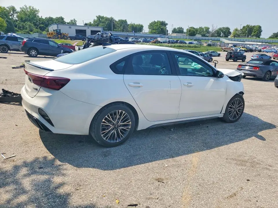 2023 KIA FORTE GT LINE  