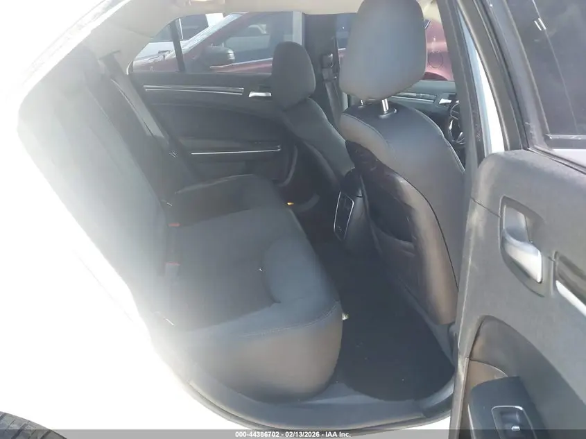 2019 CHRYSLER 300 TOURING