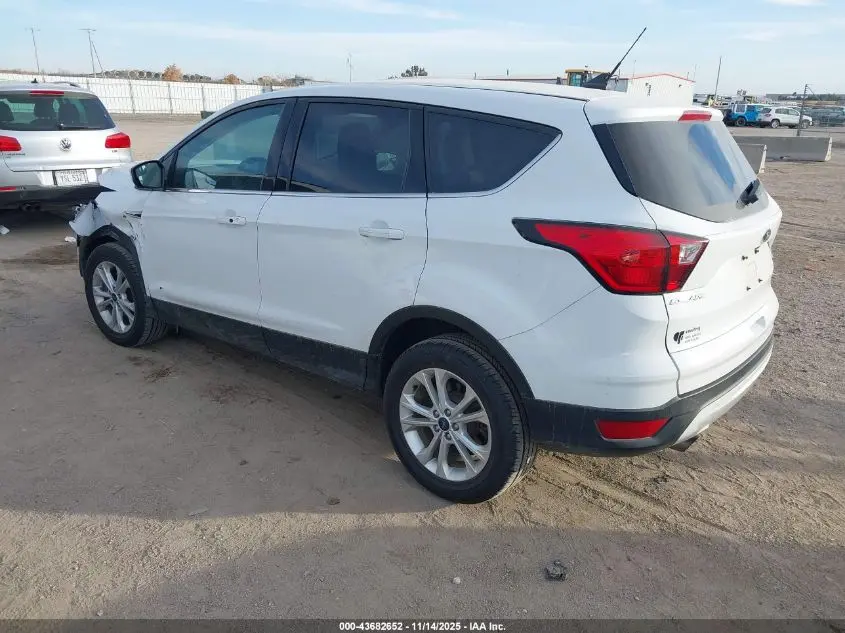 2019 FORD ESCAPE SE