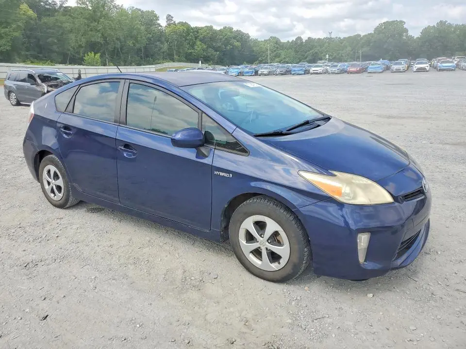 2013 TOYOTA PRIUS TWO  