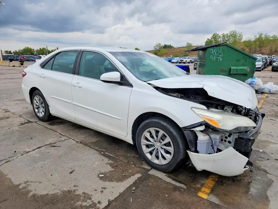 2015 TOYOTA CAMRY LE  