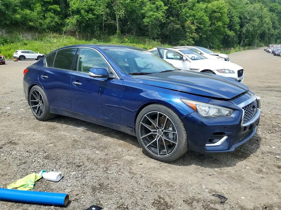 2016 INFINITI Q50 RED SPORT 400  