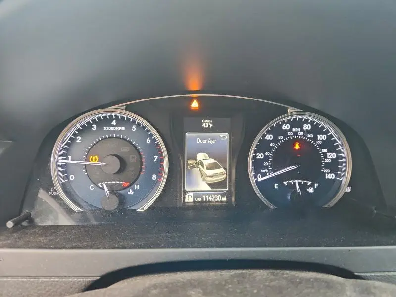 2016 TOYOTA CAMRY LE  