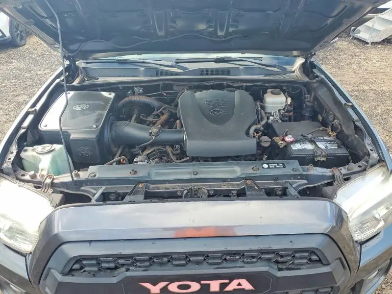 2017 TOYOTA TACOMA SR V6  
