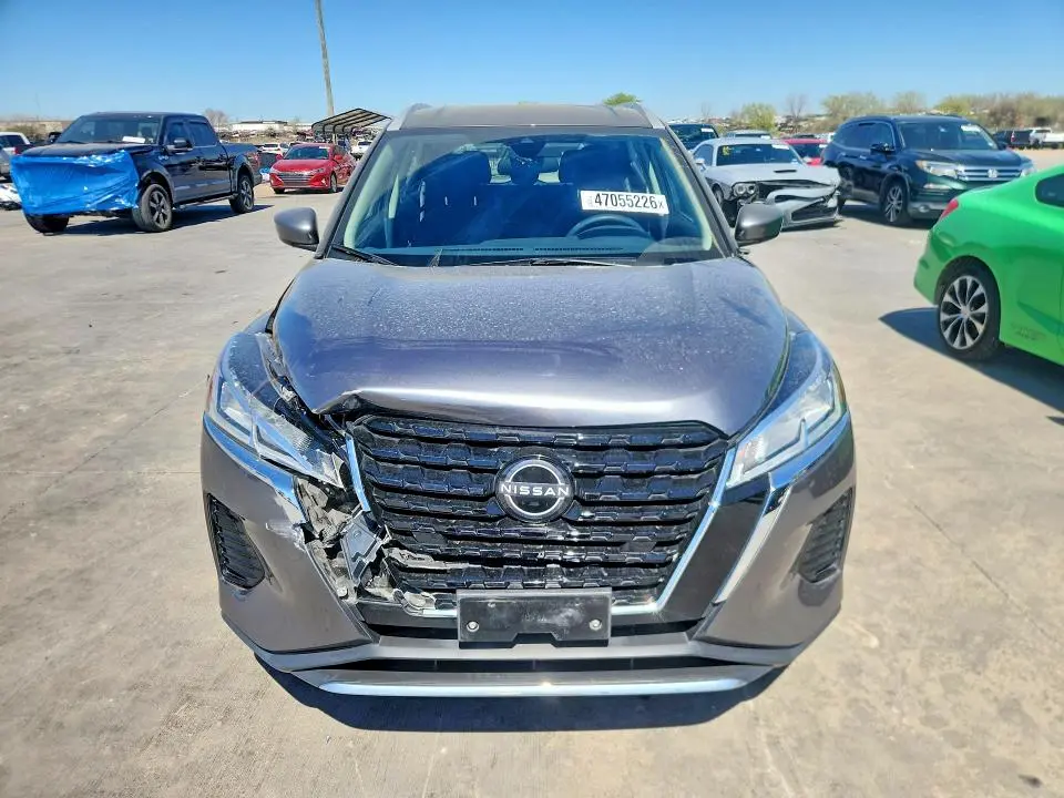 2023 NISSAN KICKS SV  