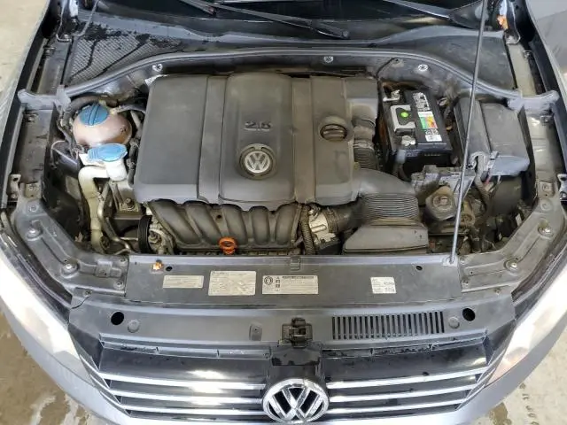 2013 VOLKSWAGEN PASSAT S  