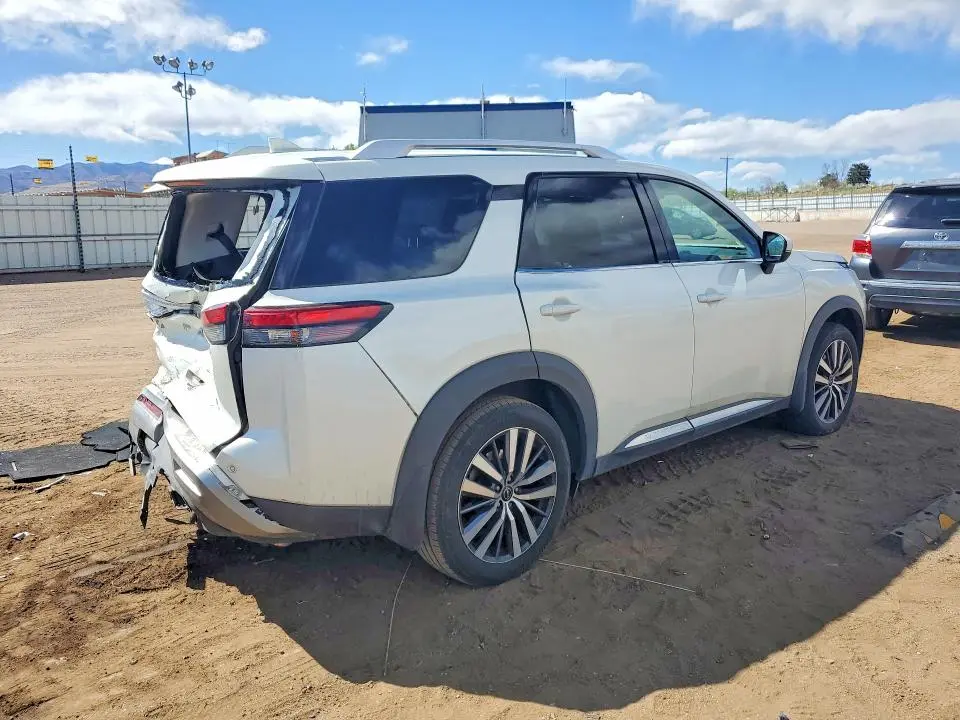 2022 NISSAN PATHFINDER PLATINUM  