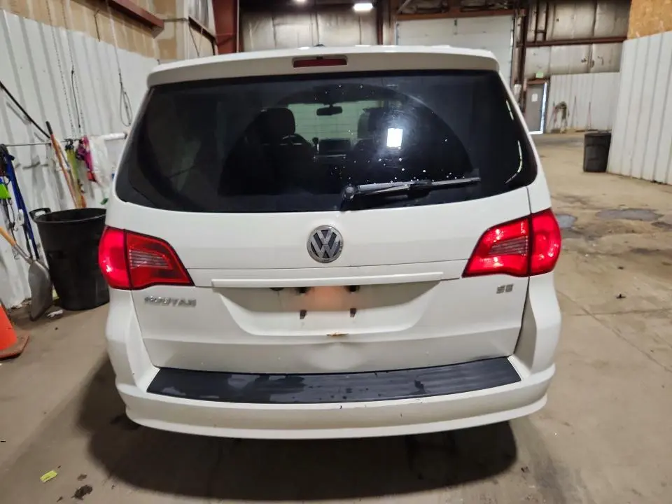 2012 VOLKSWAGEN ROUTAN SE  