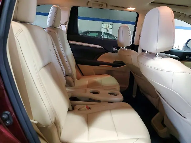 2016 TOYOTA HIGHLANDER XLE  