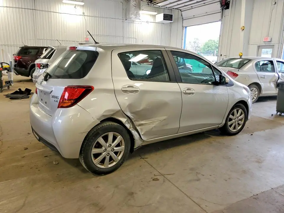 2015 TOYOTA YARIS 5-DOOR LE  