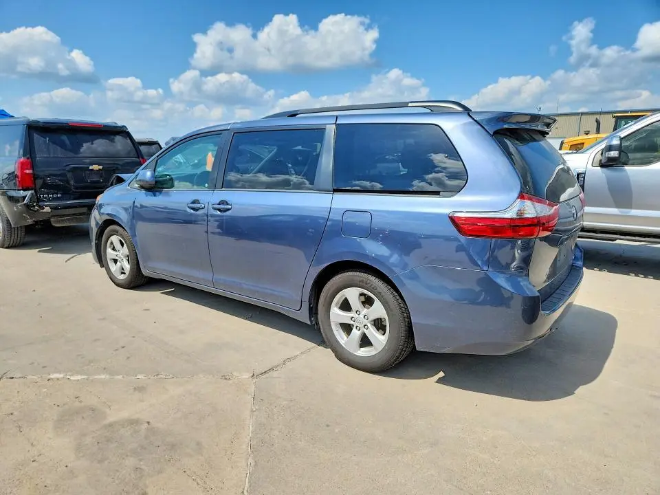 2016 TOYOTA SIENNA LE  