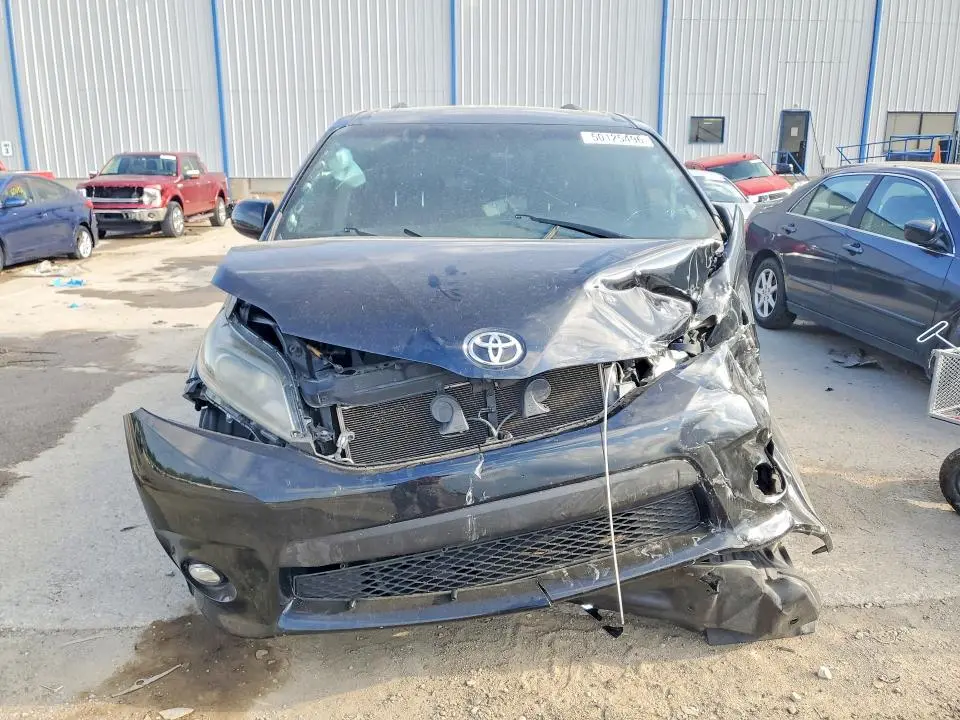2015 TOYOTA SIENNA SPORT  