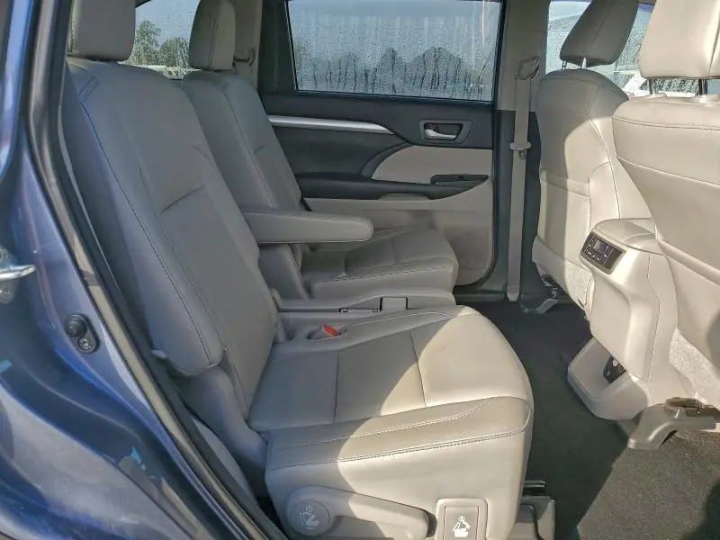 2015 TOYOTA HIGHLANDER XLE  