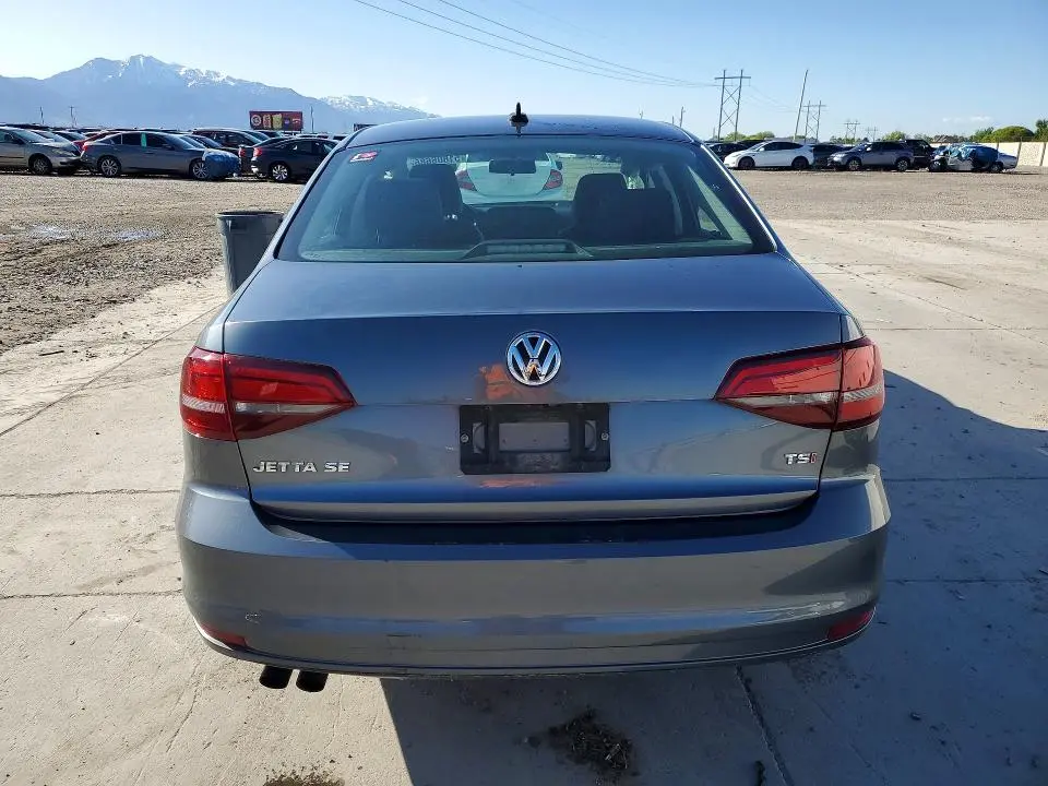2016 VOLKSWAGEN JETTA SE  