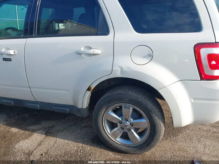 2010 FORD ESCAPE LIMITED