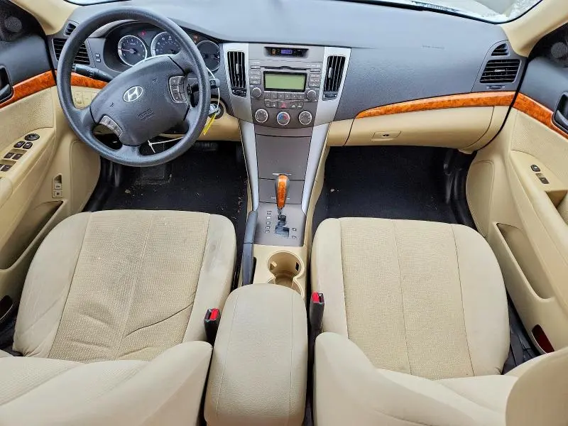 2010 HYUNDAI SONATA GLS  