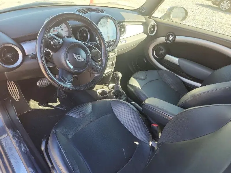 2011 MINI COOPER S  