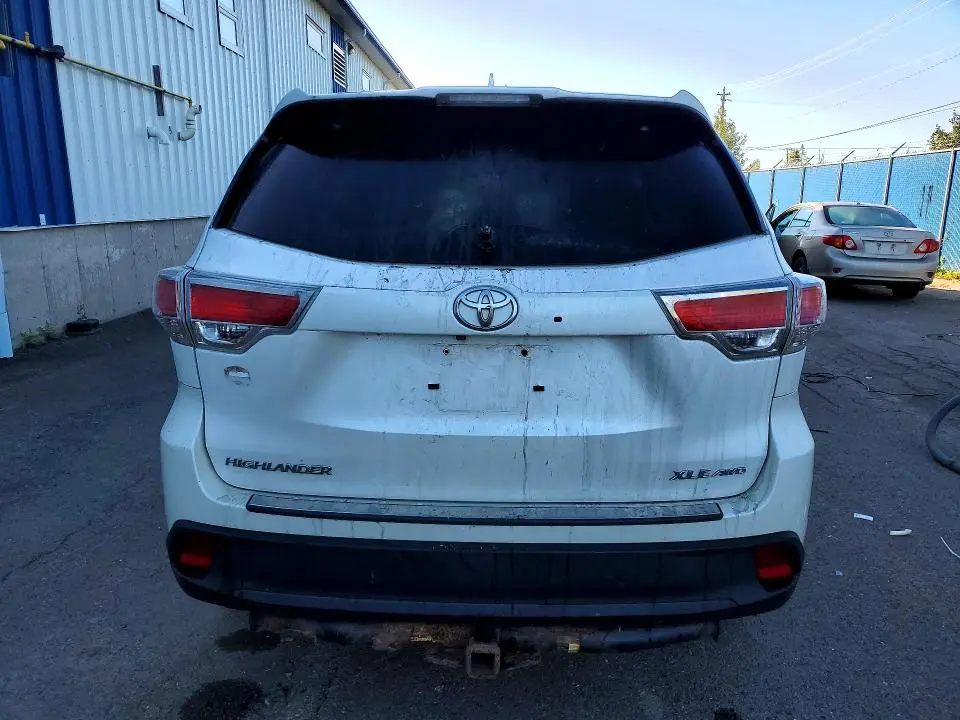 2015 TOYOTA HIGHLANDER XLE  