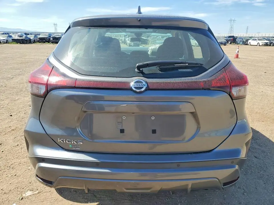 2021 NISSAN KICKS S  