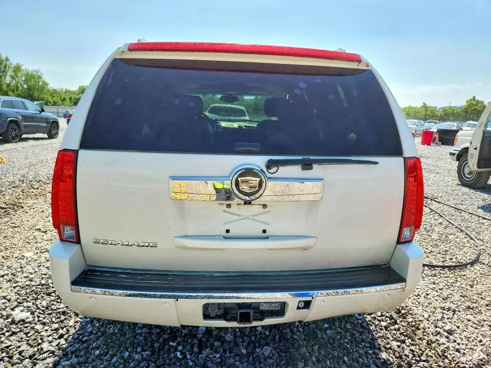 2013 CADILLAC ESCALADE LUXURY  