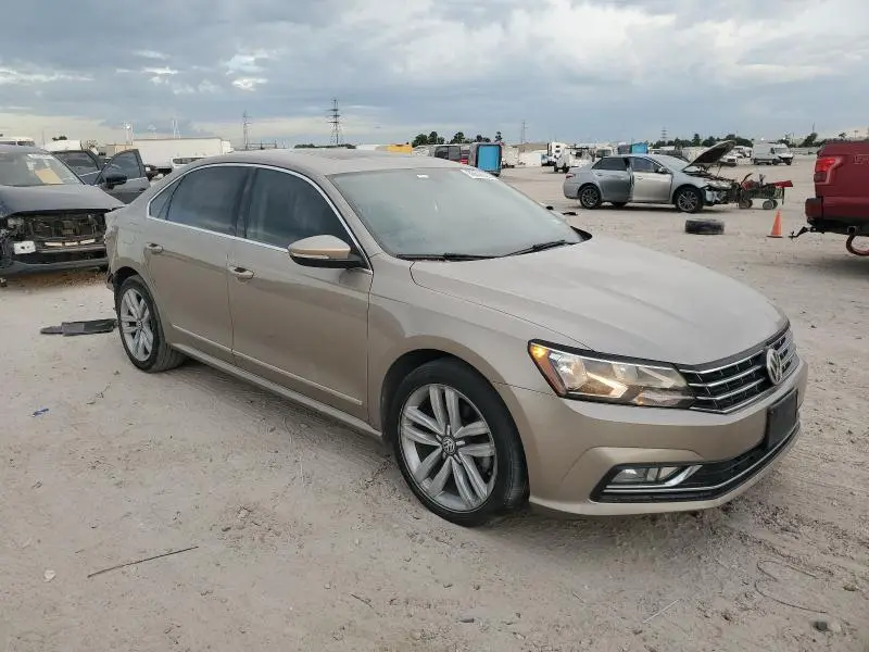 2016 VOLKSWAGEN PASSAT SEL  