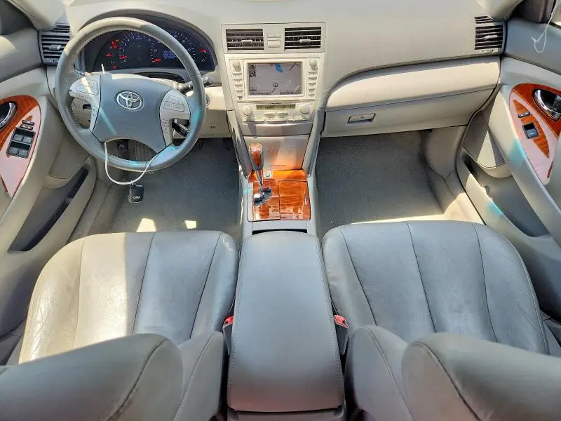 2011 TOYOTA CAMRY XLE  