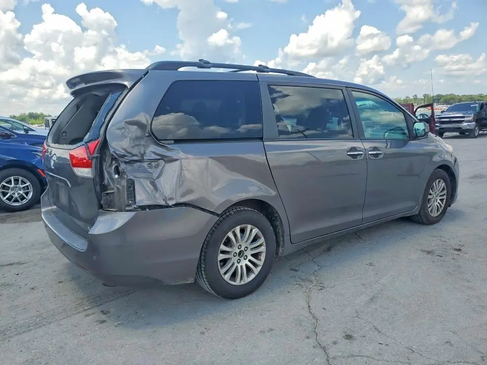 2013 TOYOTA SIENNA XLE 8-PASSENGER  
