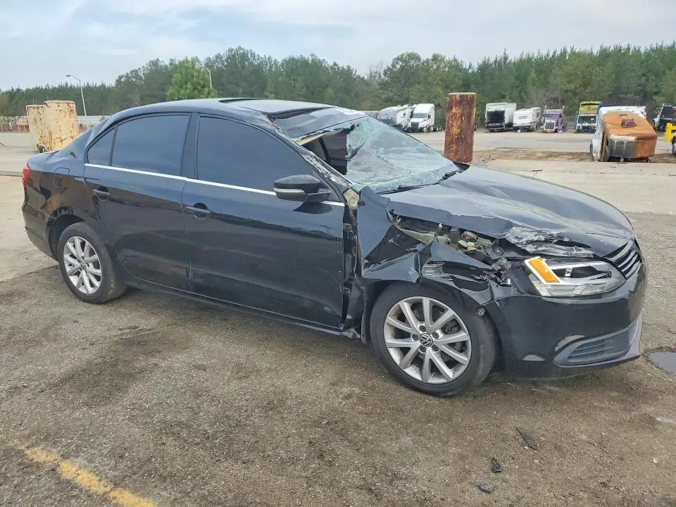 2013 VOLKSWAGEN JETTA SE  