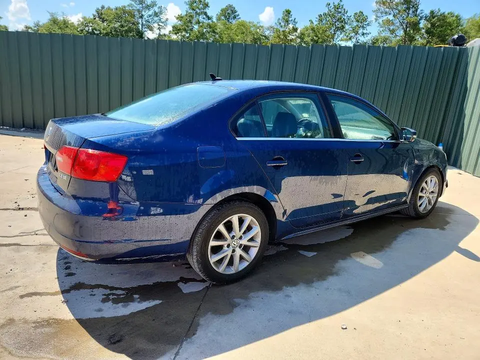 2013 VOLKSWAGEN JETTA SE  