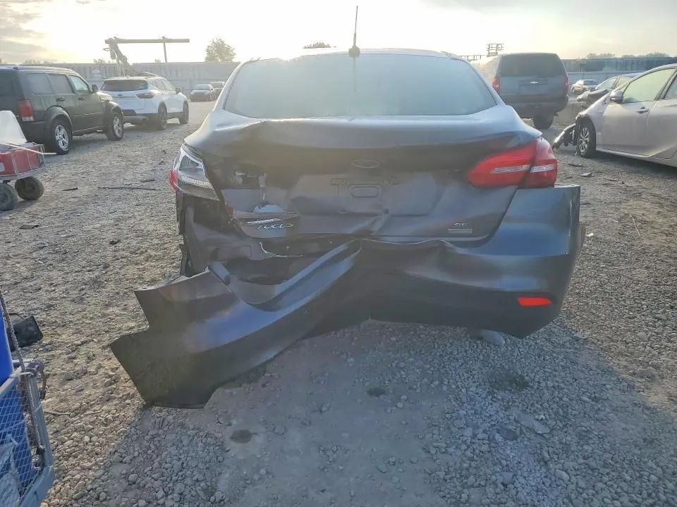 2017 FORD FOCUS SE  