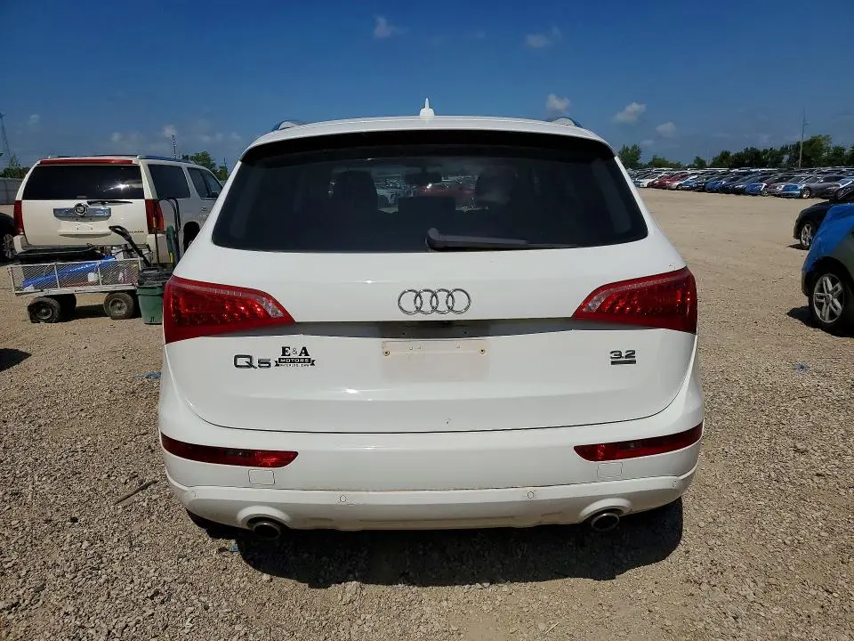 2010 AUDI Q5 PREMIUM PLUS  