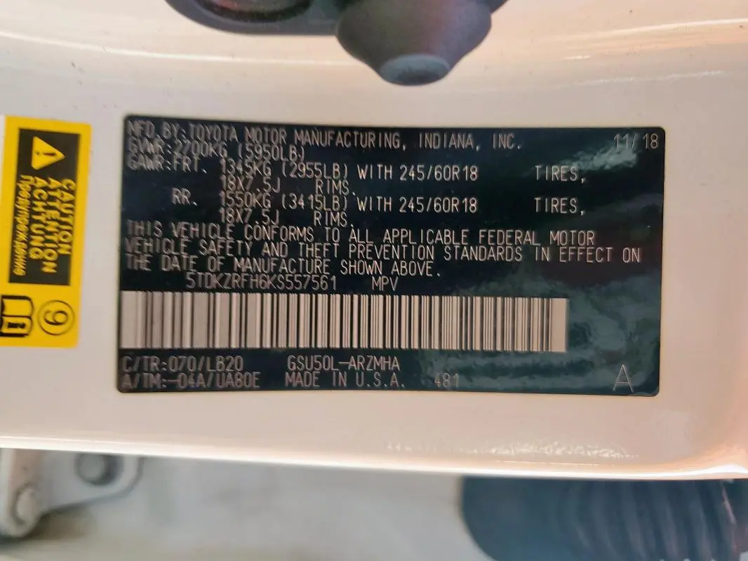 2019 TOYOTA HIGHLANDER SE  